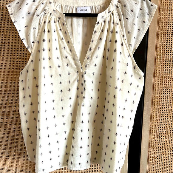 Evereve Tops - Evereve fluttersleeve, cotton blouse. Cream, size L.